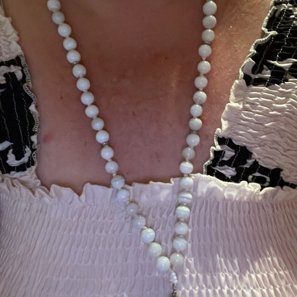 Elegant White and Silver Beaded Chico’s Necklace (AAA) - Picture 12 of 15